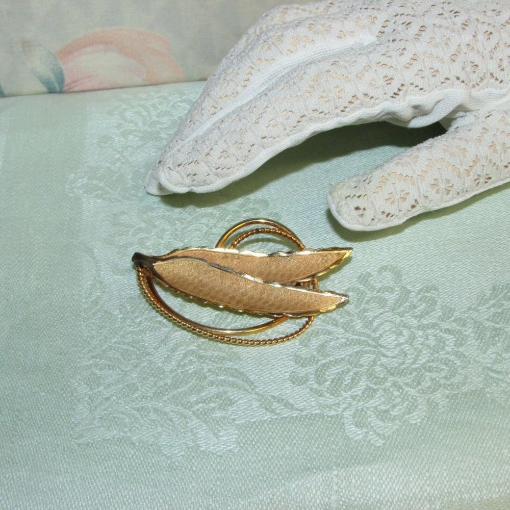 Bond Boyd Vintage Gold Filled Brooch Leaf Pin GF Leaves